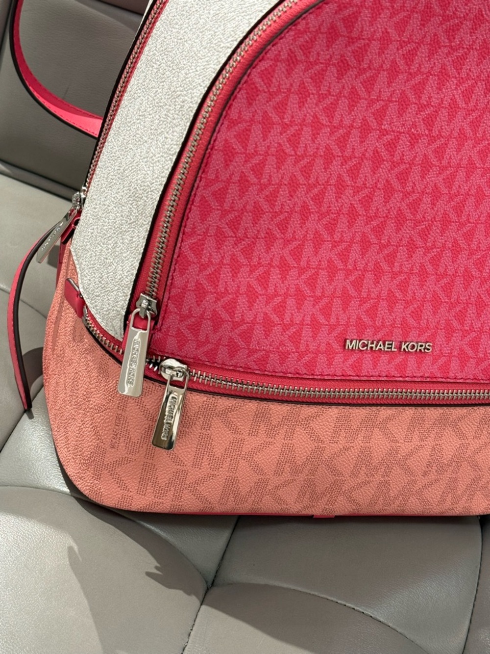 MICHAEL KORS Rhea Medium Color-Block Signature Logo Backpack - Picture 6 of 10